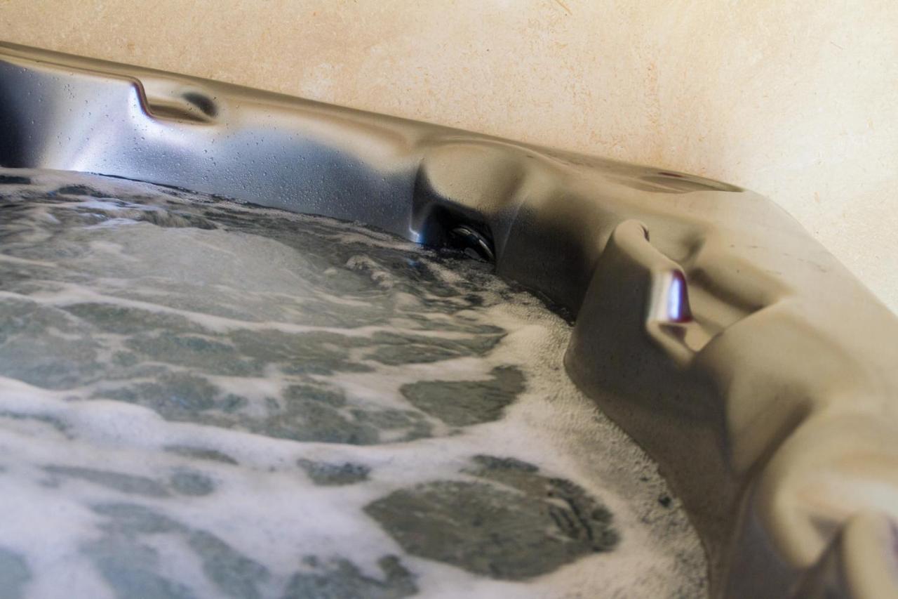 Le Puy Carmin - Chambre D'Hotes Avec Jacuzzi Bazoges-en-Paillers Dış mekan fotoğraf